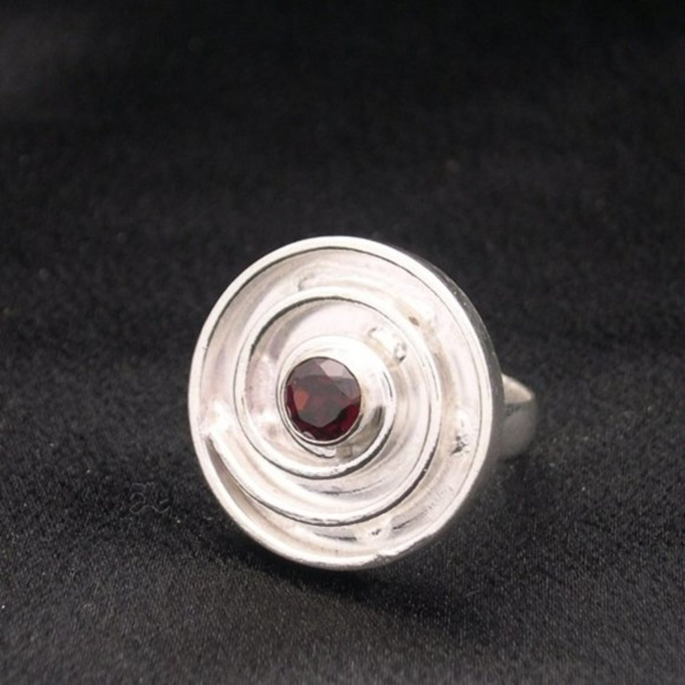 New Sterling Silver Art Deco Swirl Garnet Ring